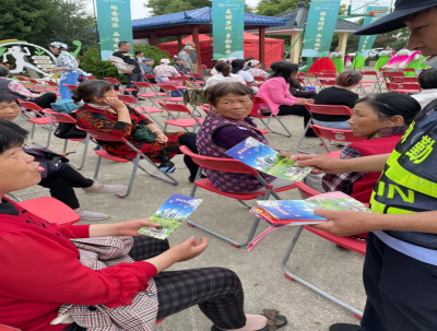 南京市栖霞区龙潭街道开展“美丽乡村 多彩舞台”反邪宣传活动222.png 南京市栖霞区龙潭街道开展“美丽乡村 多彩舞台”反邪宣传活动222.png